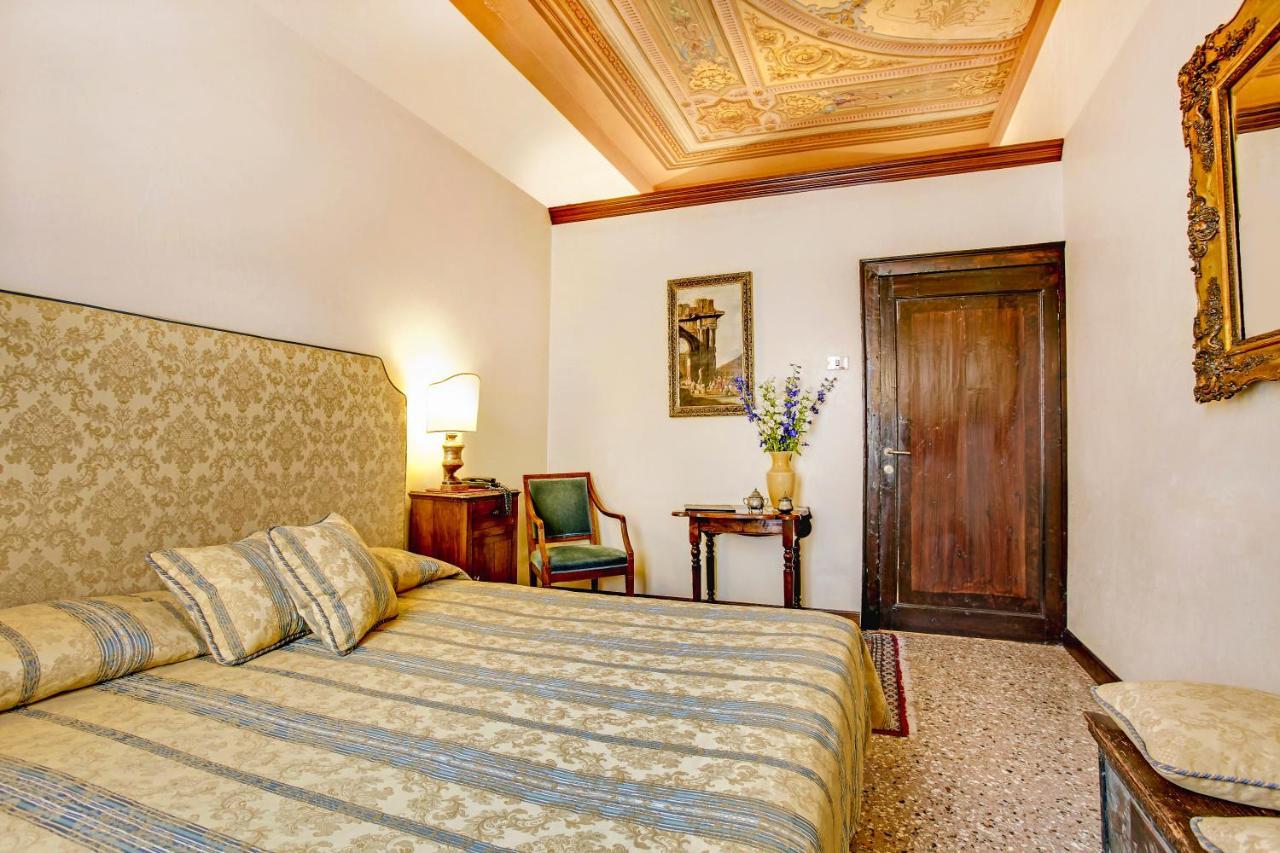 Palazzo Schiavoni Residenza D'Epoca & Suite-Apartments เวนิส ภายนอก รูปภาพ