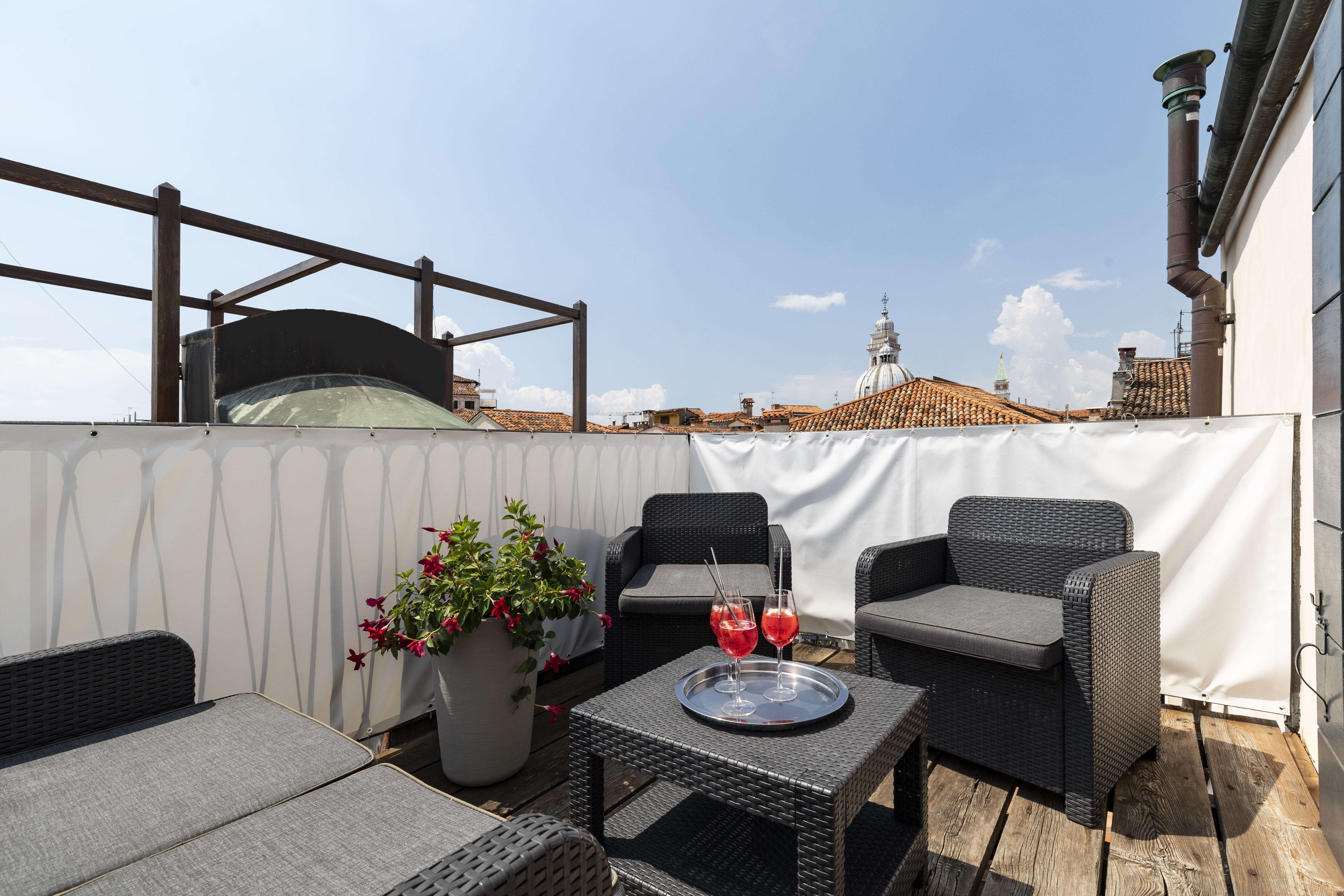 Palazzo Schiavoni Residenza D'Epoca & Suite-Apartments เวนิส ภายนอก รูปภาพ