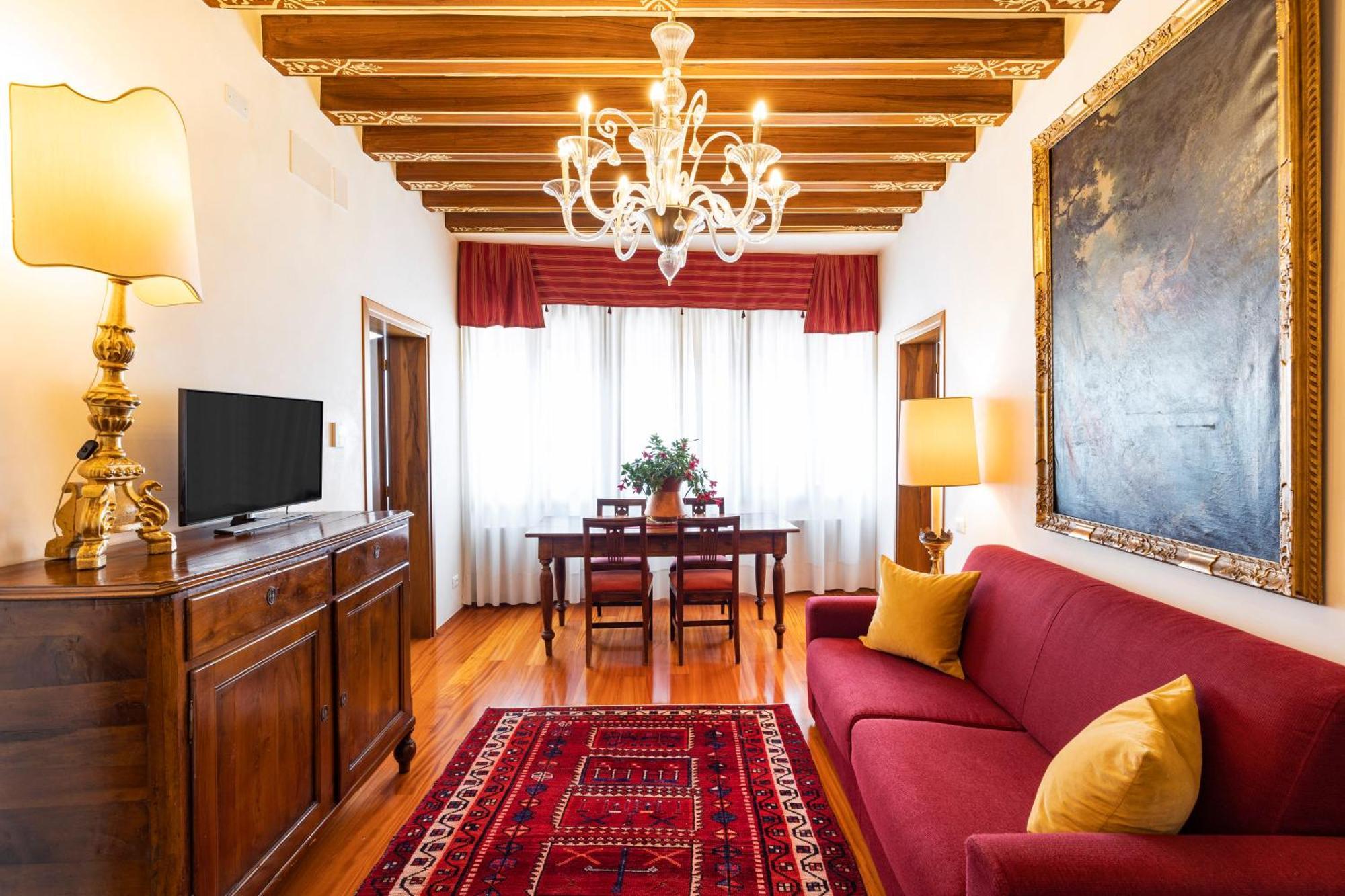 Palazzo Schiavoni Residenza D'Epoca & Suite-Apartments เวนิส ภายนอก รูปภาพ